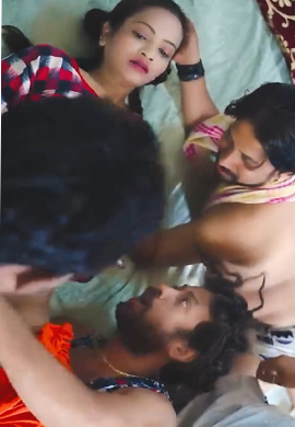 Desi maidservant bai ko sare dosto ne saath gud faar ke choda aur ek saath maal muh me giraya